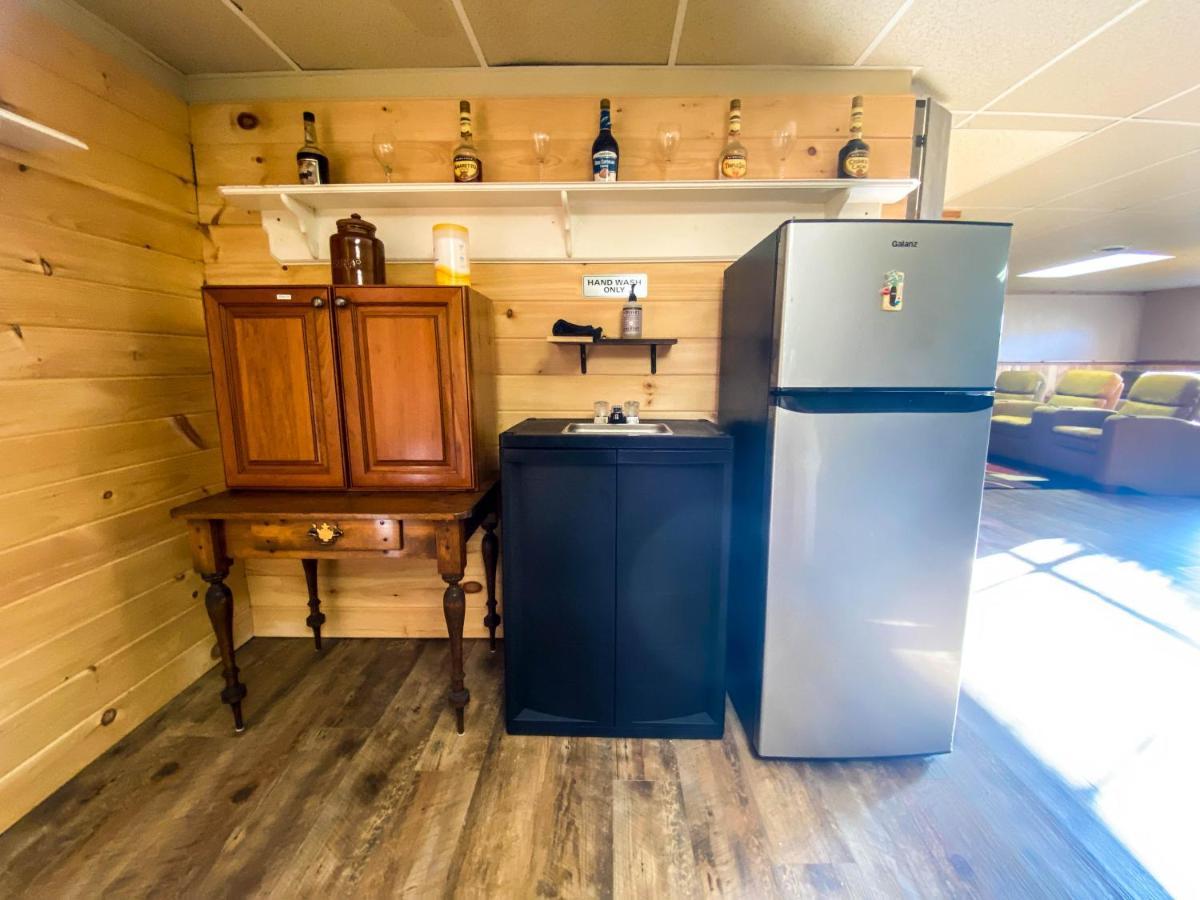 Modern Rustic Countryside Downstairs Guesthouse Sevierville Bagian luar foto