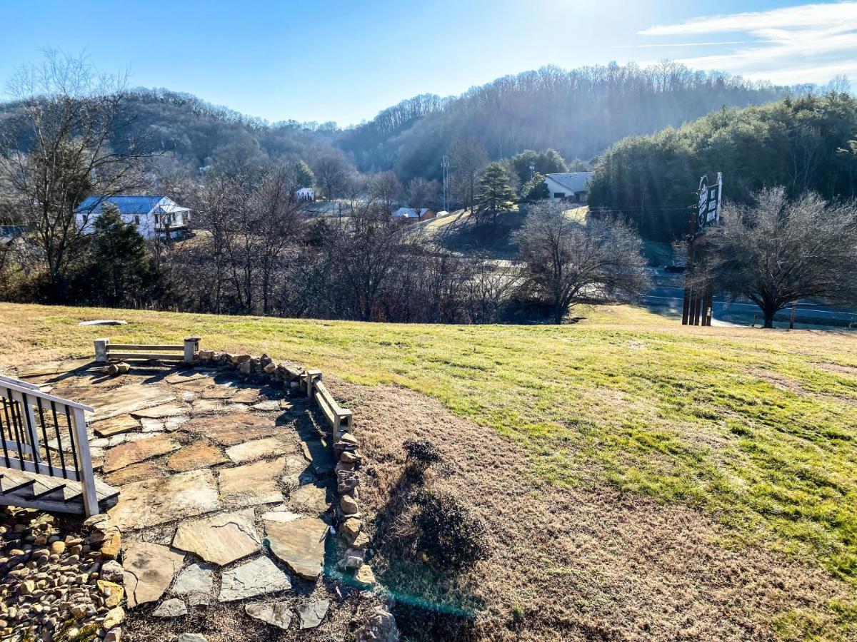 Modern Rustic Countryside Downstairs Guesthouse Sevierville Bagian luar foto